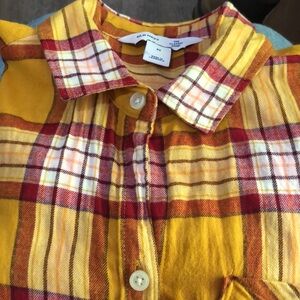 Old Navy Yellow and Red Plaid Flannel Button‎ Down Shirt Relaxed Notched Collar